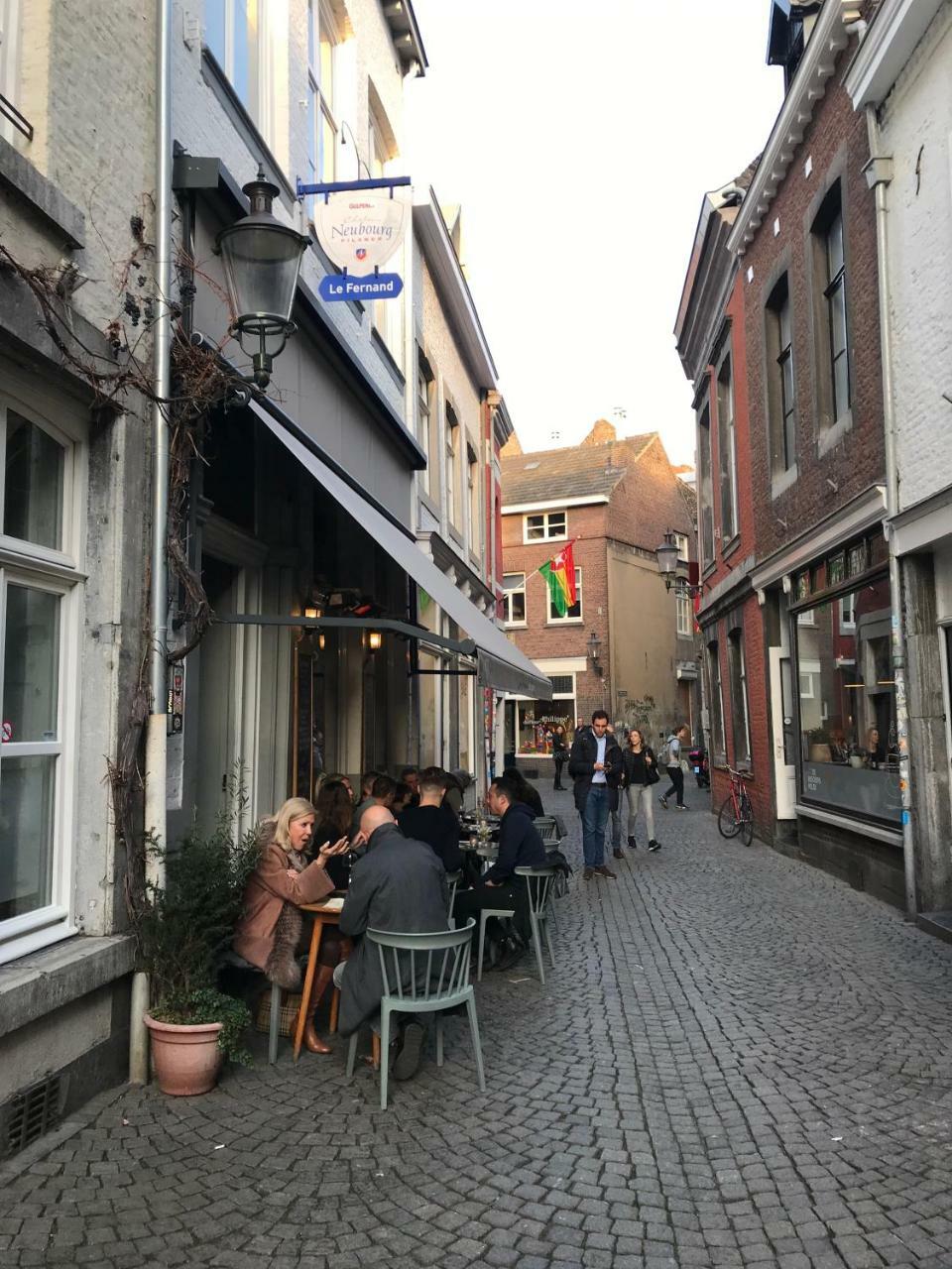 Hotel Logis Pastis à Maastricht Extérieur photo